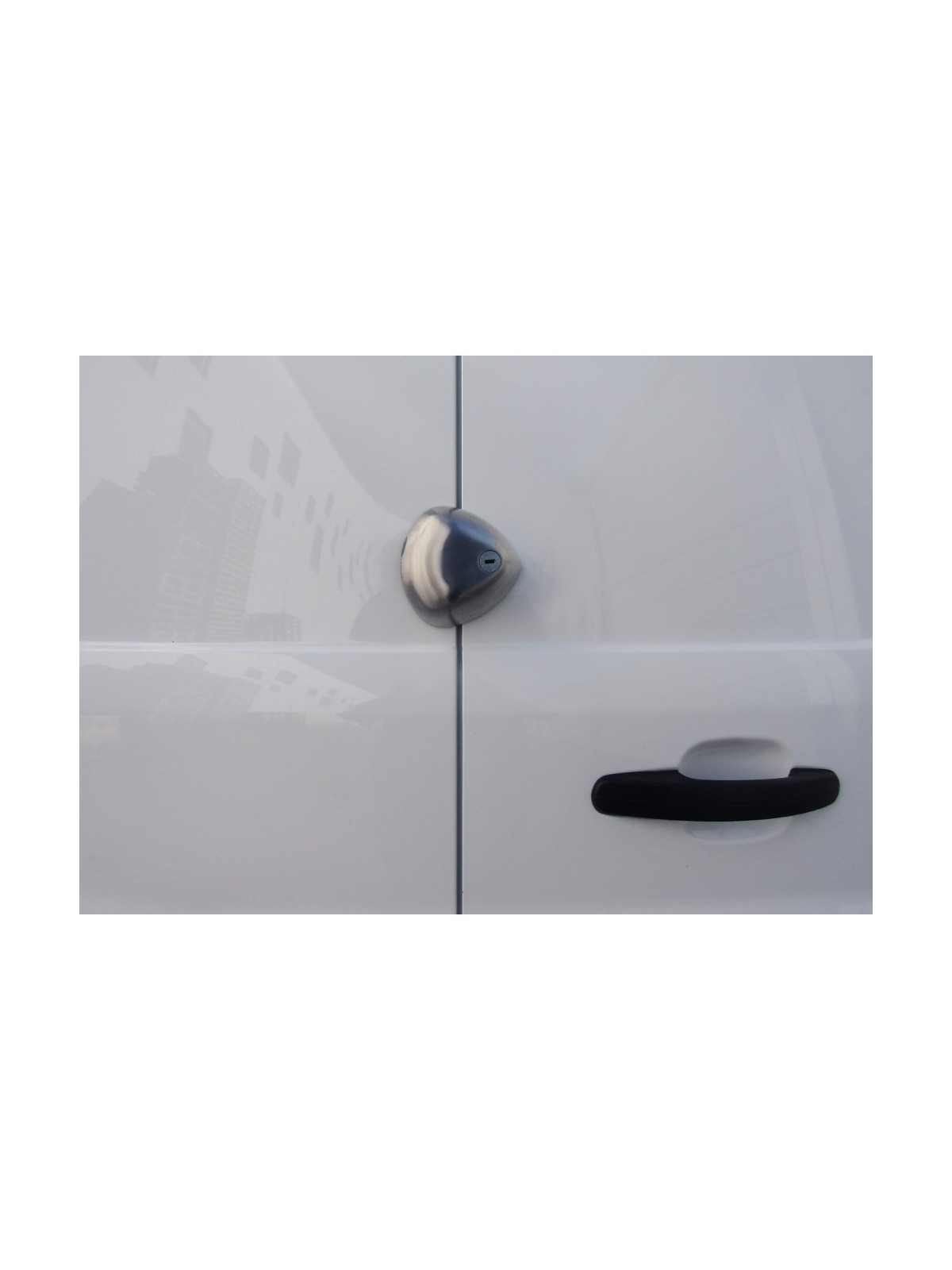 Serrure DAKEN Blackstone SLAM installation sur portes arrieres et latérale des camionnettes