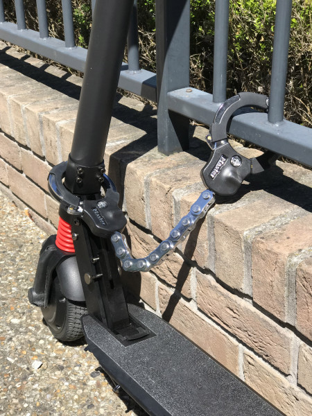 MASTER LOCK Menottes Antivol - Idéal pour sécuriser les trottinettes, les  vélos, les poussettes et autres équipements sportifs 1 Maillon - pur vélo